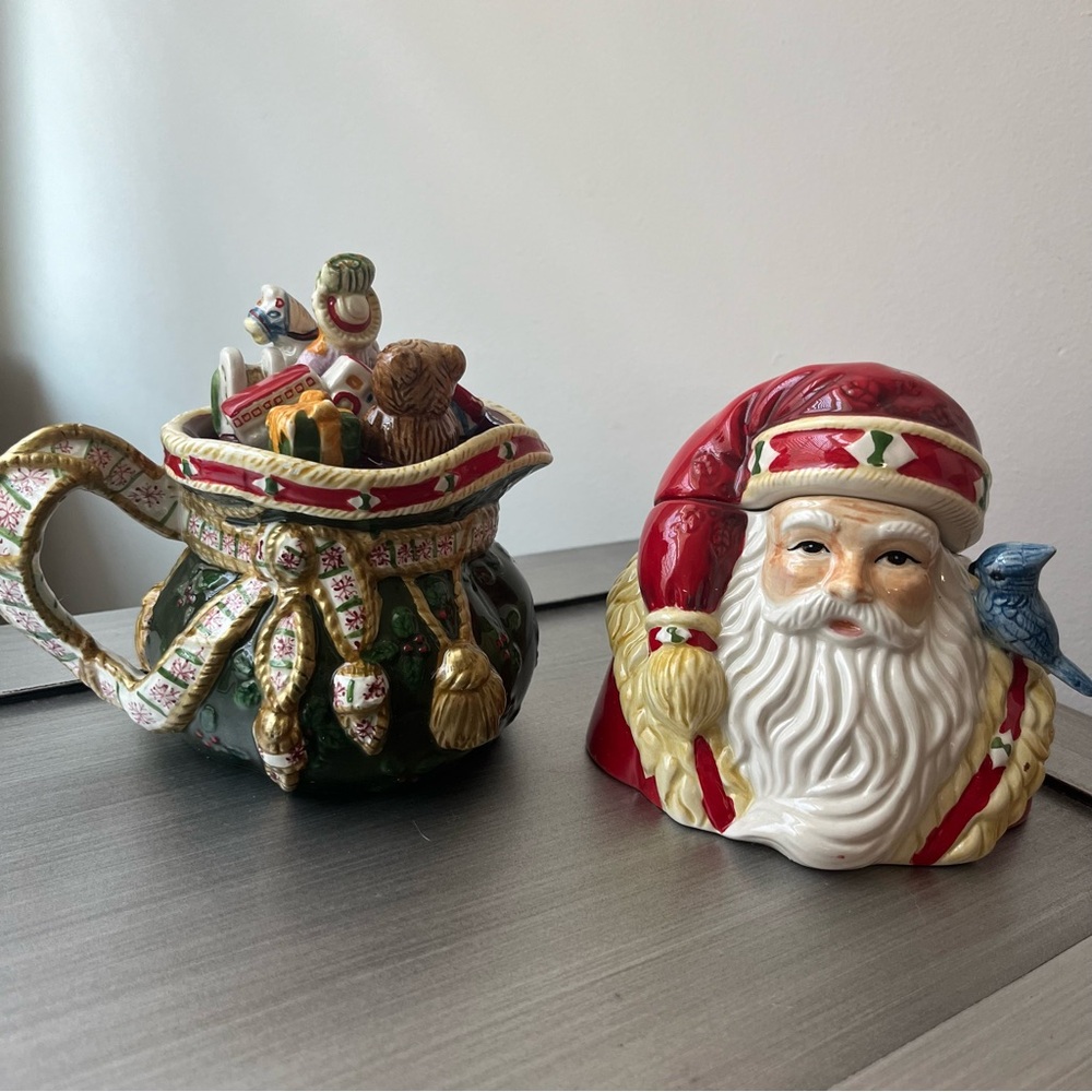 Studio Nova WOODLAND HOLLY SANTA Santa Creamer & Sugar Set